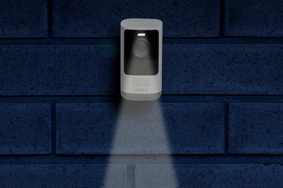 Lorex 2K Wire-Free, Battery-Operated Security System with 2 Cameras - Open Box - Lorex Technology Inc.