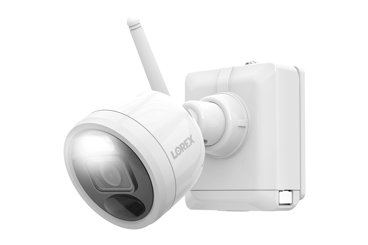 Lorex 2K Wire-Free System with 4 Battery-Operated Active Deterrence Cameras and Person Detection - Open Box