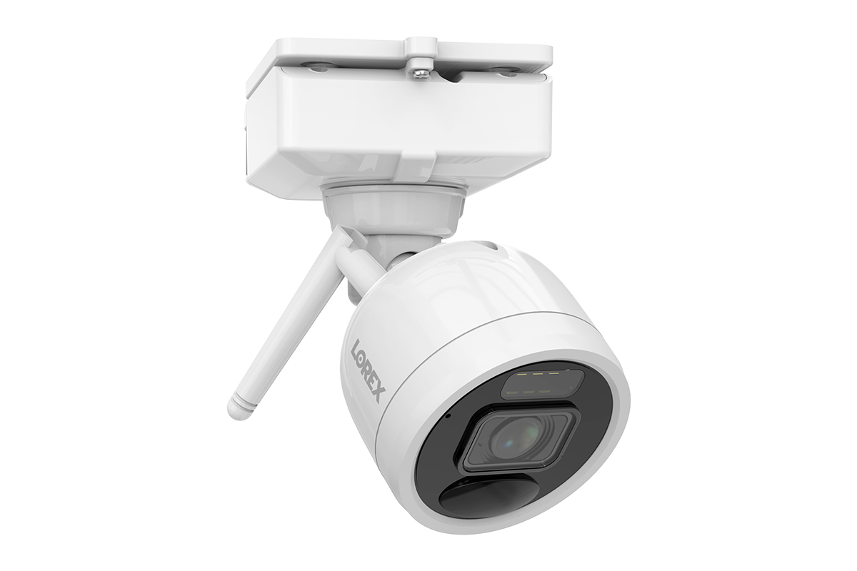Lorex 2K Wire-Free System with 4 Battery-Operated Active Deterrence Cameras and Person Detection - Open Box