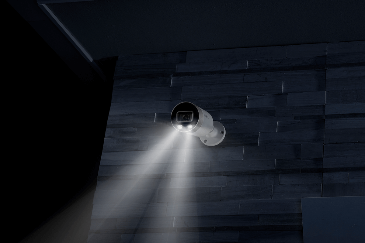 4K Ultra HD Smart Deterrence IP Camera with Color Night Vision (4-pack) - Lorex Technology Inc.