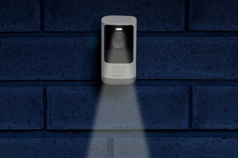 Lorex 2K Spotlight Indoor/Outdoor Battery Security Camera with Solar Panel - Lorex Technology Inc.