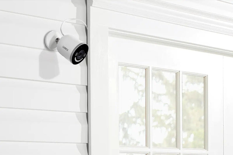 Lorex 4K Spotlight Indoor/Outdoor Wi-Fi 6 Security Camera with Smart Security Lighting - 2 Pack - Lorex Technology Inc.