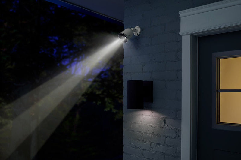 Lorex 4K Ultra HD Smart Deterrence IP Camera with Smart Motion Plus - Lorex Technology Inc.