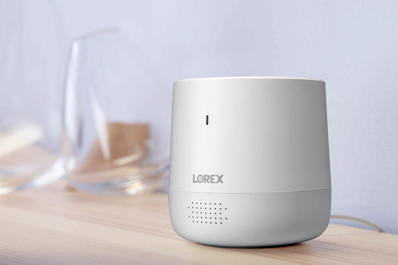 Lorex Smart Home Security Center with Two 2K Battery Cameras and Range Extender - Lorex Technology Inc.